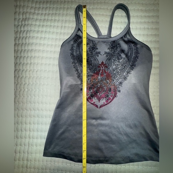 Athleta Gray Tank Top with burgundy Design front and scrunch back size XS. GUC - Picture 9 of 10